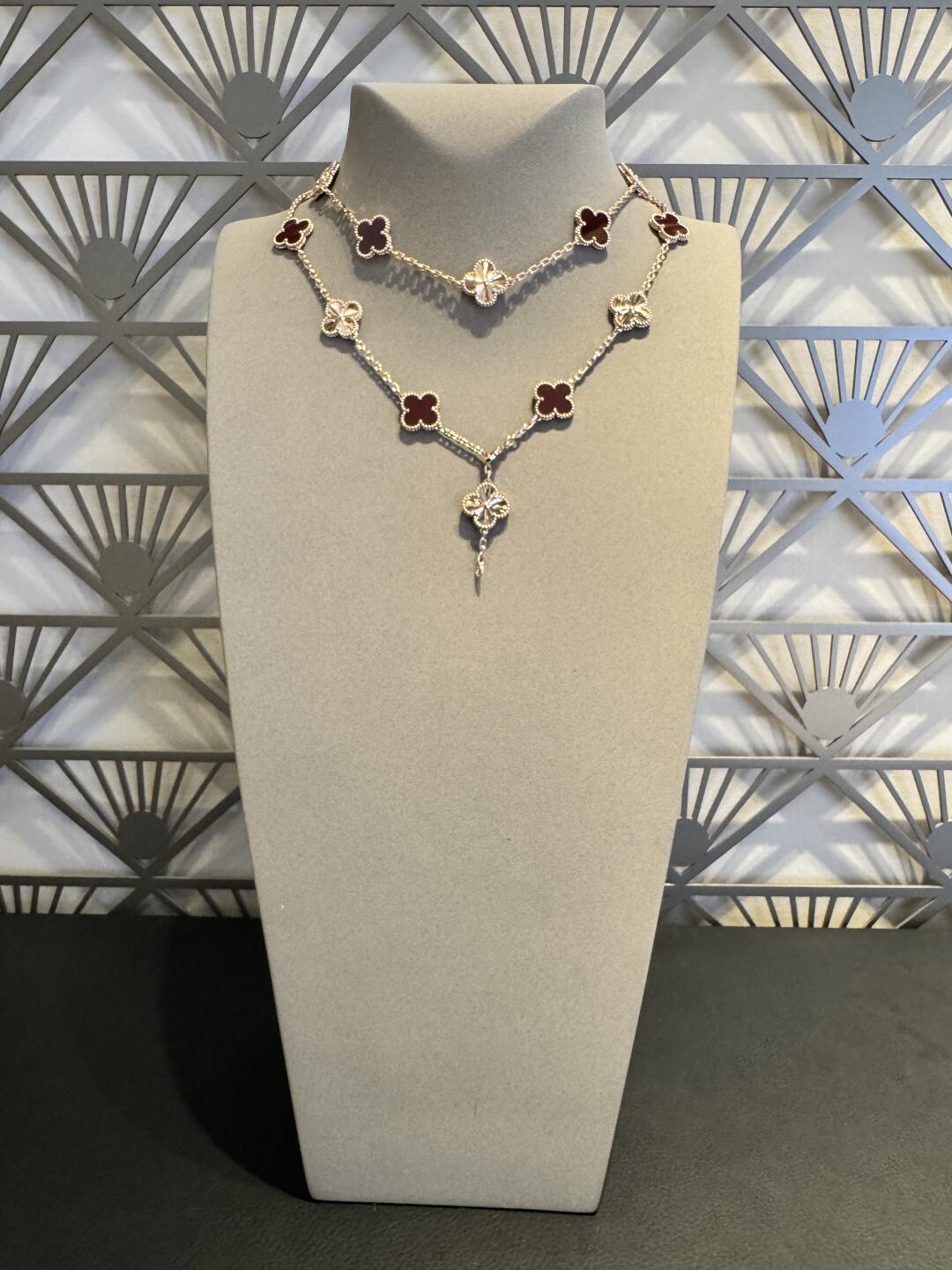 [Solara Jewelry ]CLOVER 20 MOTIFS LASER CARNELIAN NECKLACE