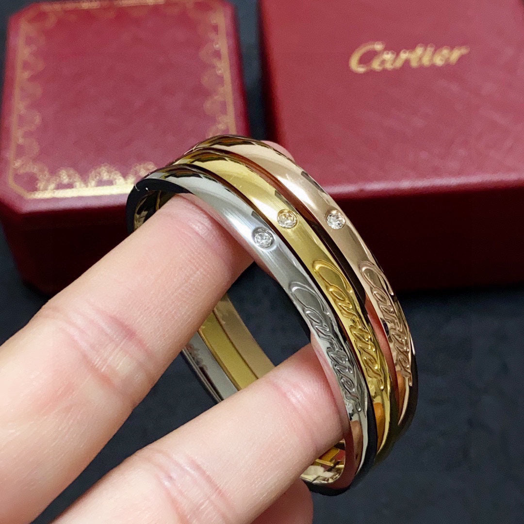 [Solara Jewelry ]LOVE カスタムネームブレスレット | シングルダイヤモンド | 刻印シグネチャカフ