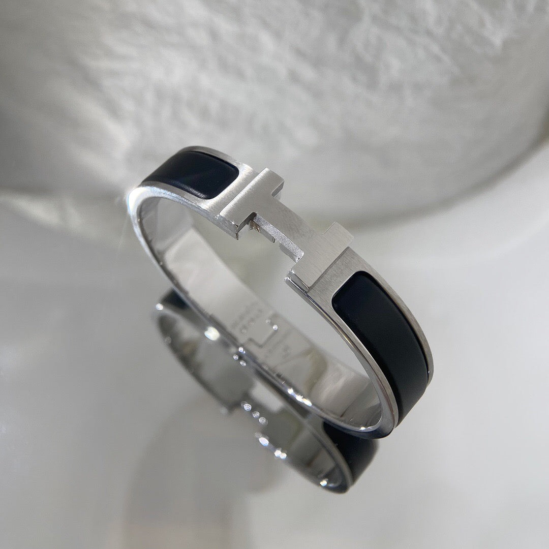 [Solara Jewelry ]CLIC CHAINE SILVER BRACELET - Black wristband