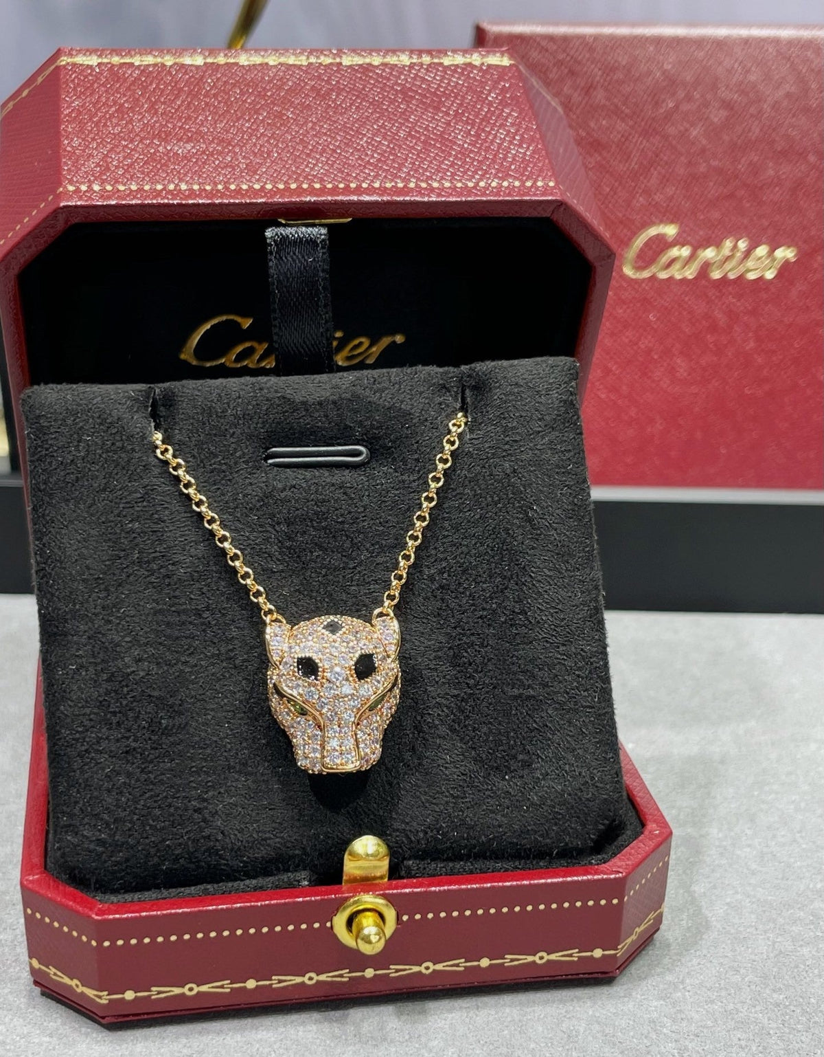 [Solara Jewelry ]Leopard Head Necklace with Polka Dots