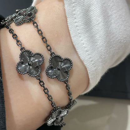 [Solara Jewelry ]クローバー 5 モチーフ ブラックブレスレット