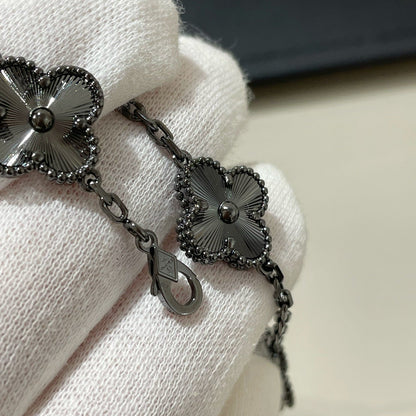 [Solara Jewelry ]クローバー 5 モチーフ ブラックブレスレット