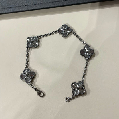 [Solara Jewelry ]クローバー 5 モチーフ ブラックブレスレット