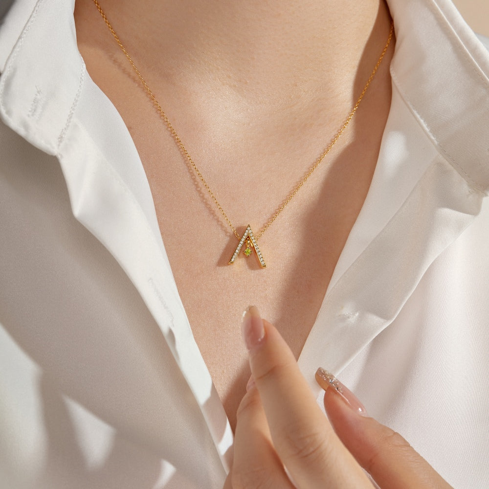 [Solara Jewelry ]Funkelnde "A"-förmige Halskette