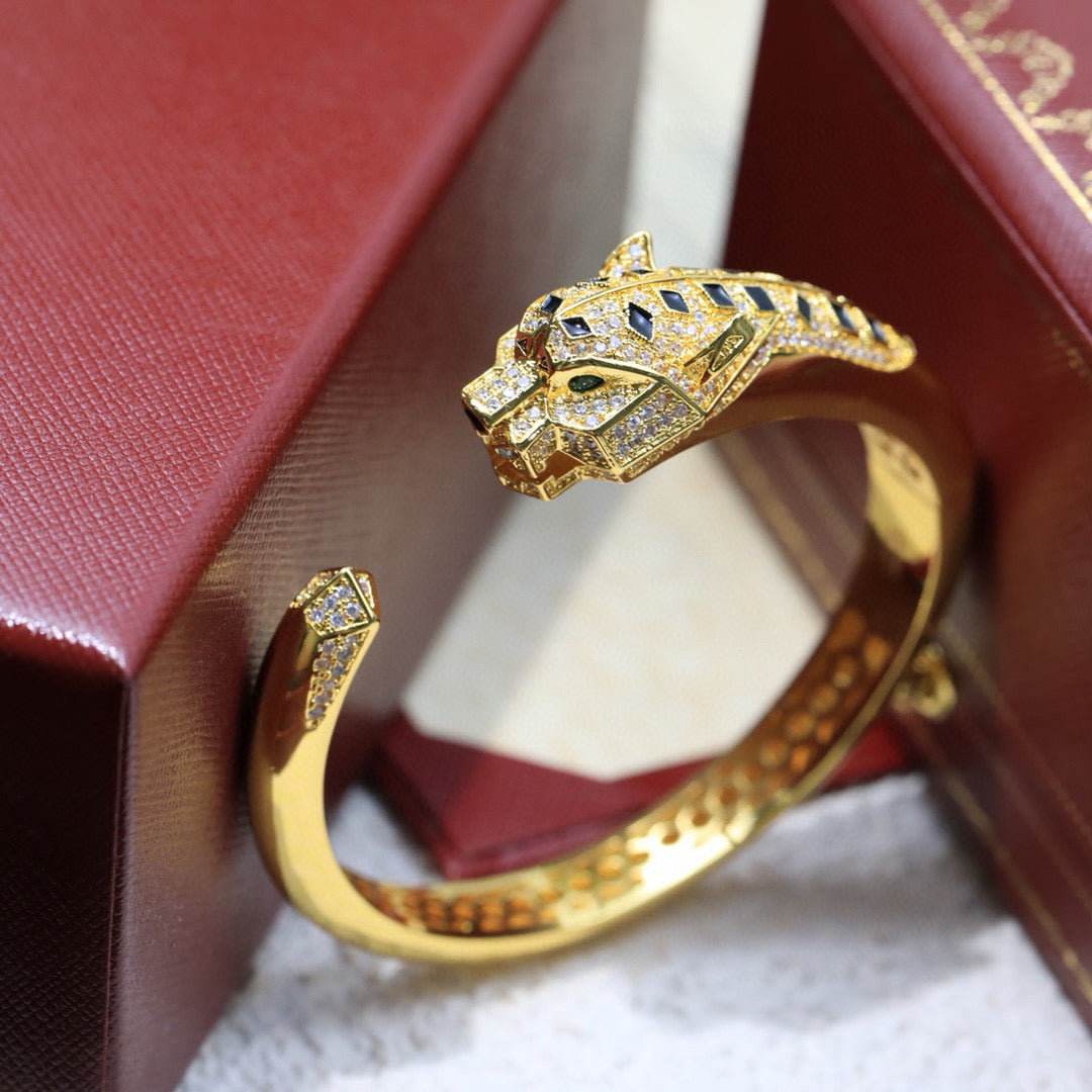 [Spira Jewelry]PAVE PANTHER HEAD OPEN BANGLE