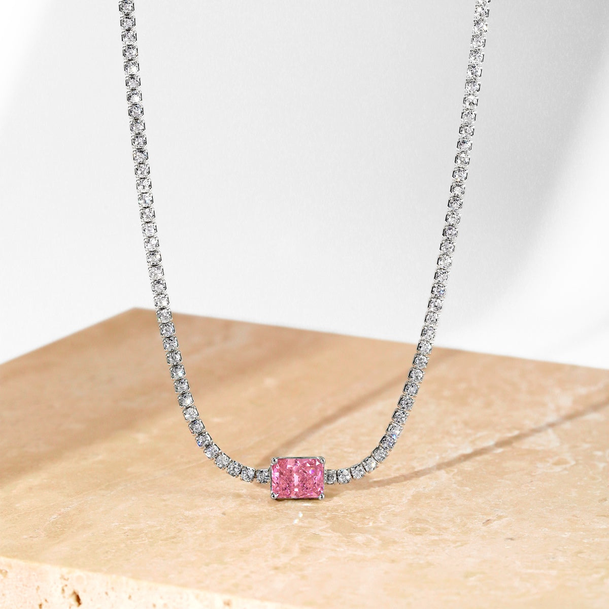 [Solara Jewelry ]2.0 Karat aufwendige Halskette mit Smaragdschliff
