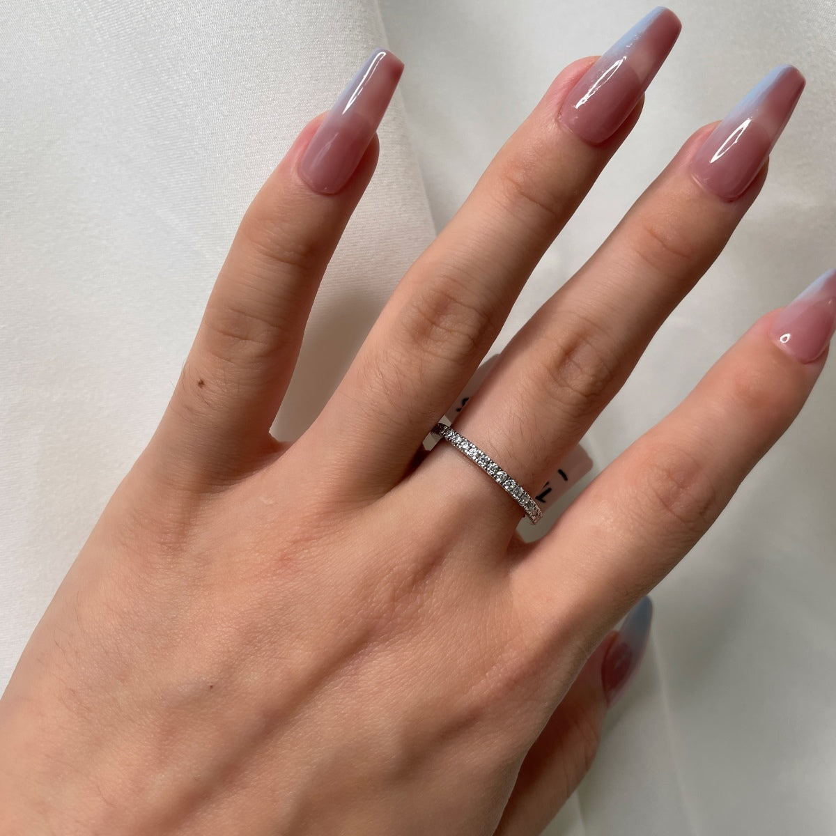 [Solara Jewelry ]繊細な輝きを放つラウンドカットのデイリーリング