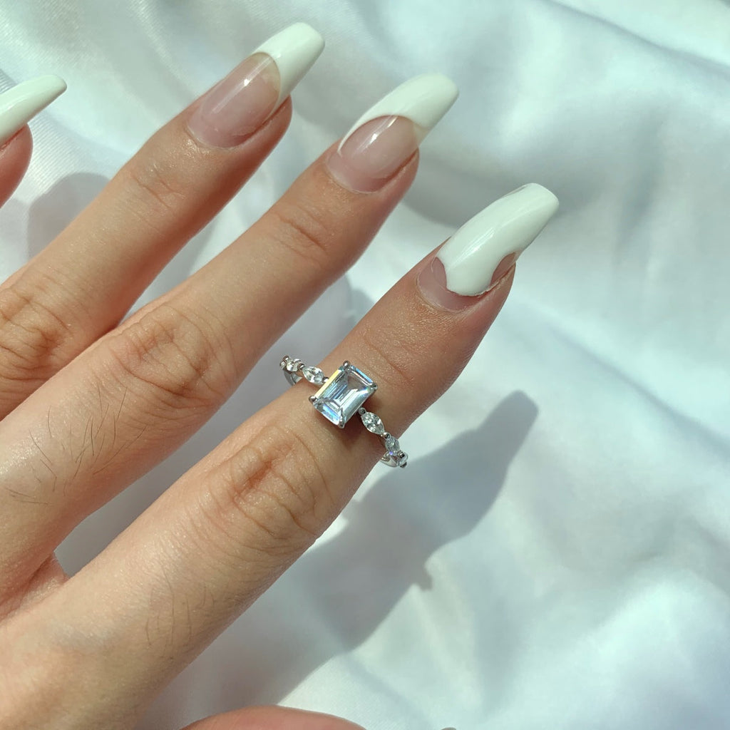 [Solara Jewelry ]1.0 Karat zierlicher, strahlender Ring mit Radiant-Schliff für jeden Tag