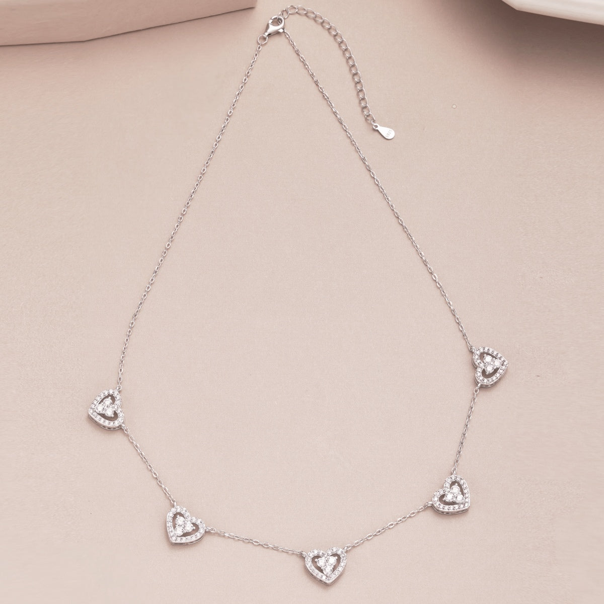 [Solara Jewelry ]煌めくファイブハートネックレス