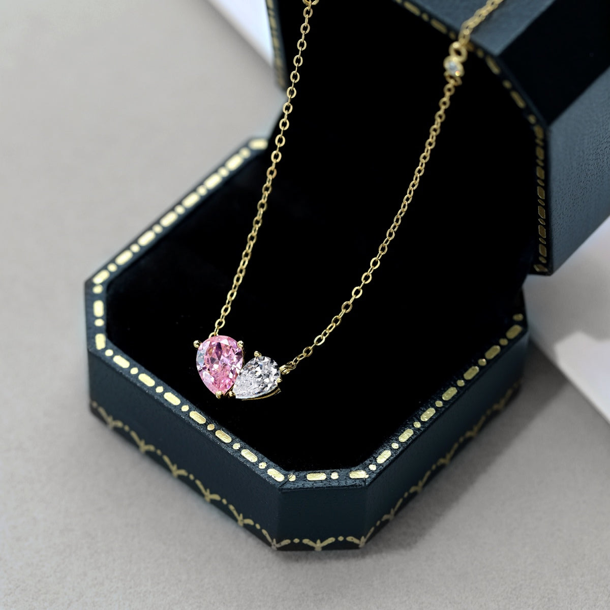 [Solara Jewelry ]ユニークハート型ネックレス