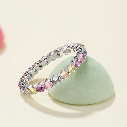 [Solara Jewelry ]目もくらむような輝きを放つラウンドカットパーティーリング