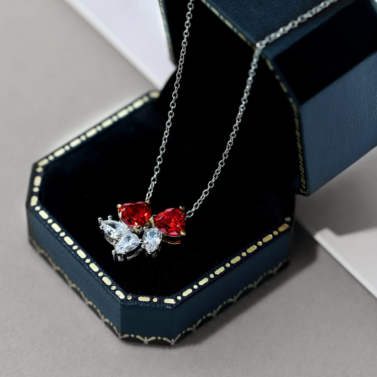 [Solara Jewelry ]Zierliche rote Herz Halskette