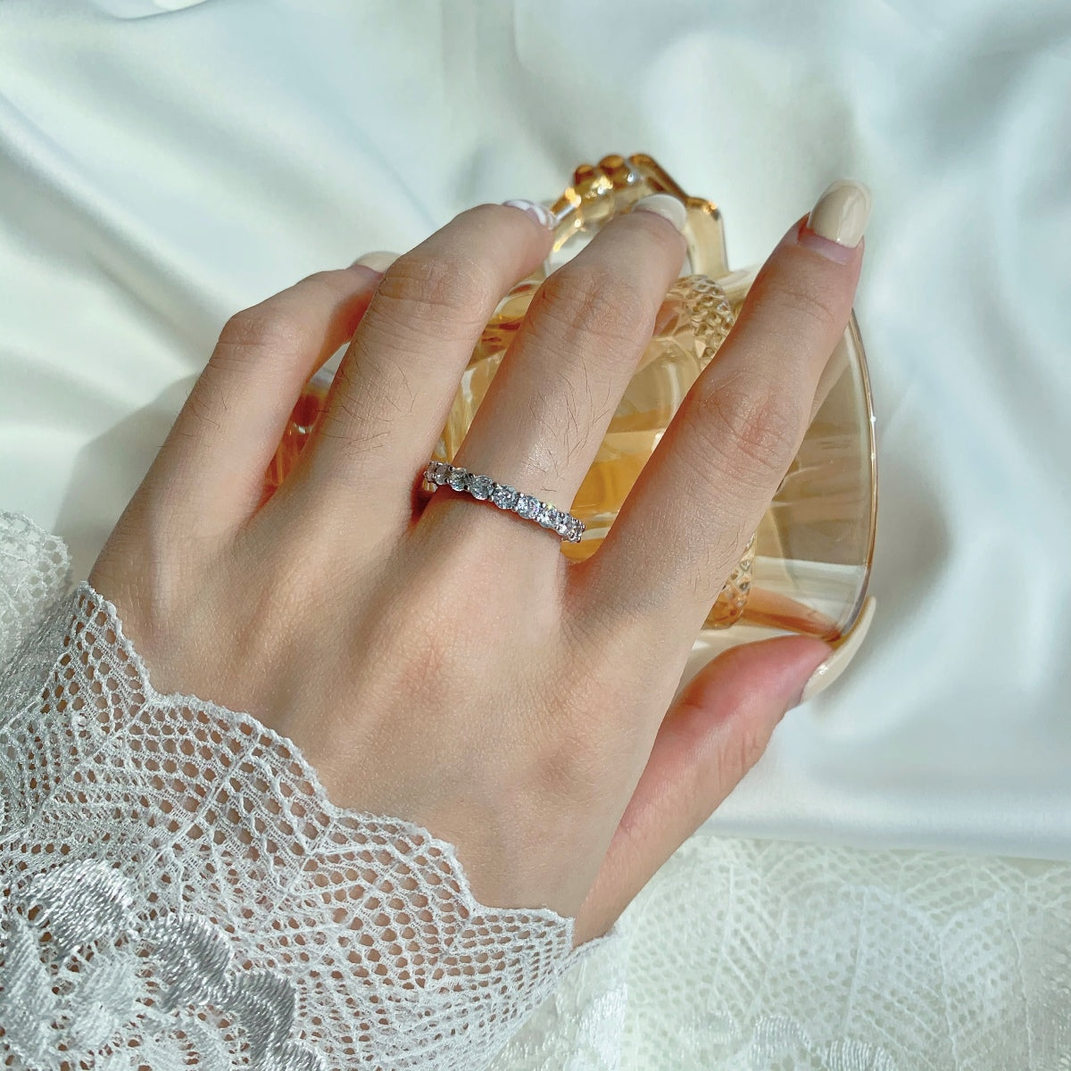 [Solara Schmuck] Funkelnder Tennisring im Rundschliff