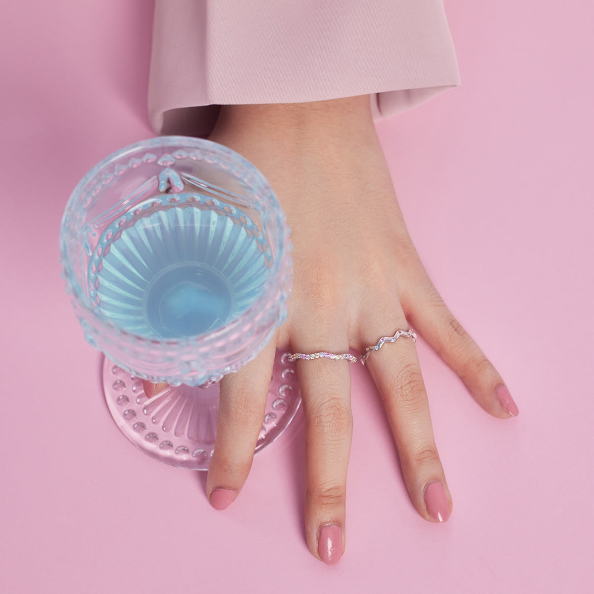 [Solara Jewelry ]華やかなヴィヴィッドラウンドカット デイリーリング