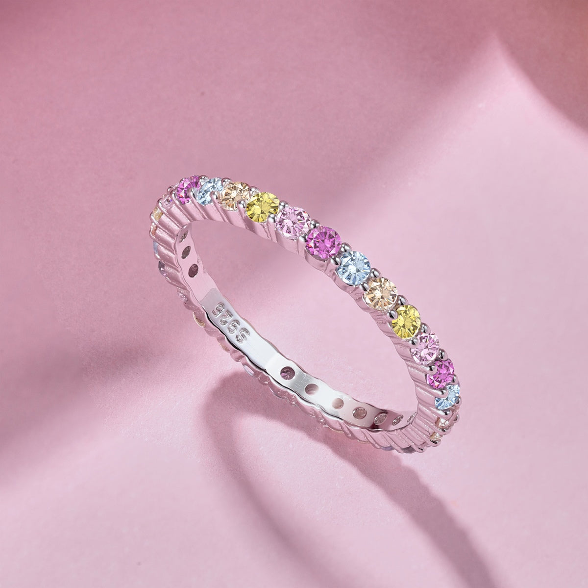 [Solara Jewelry ]Eleganter Ring mit brillantem Rundschliff für jeden Tag