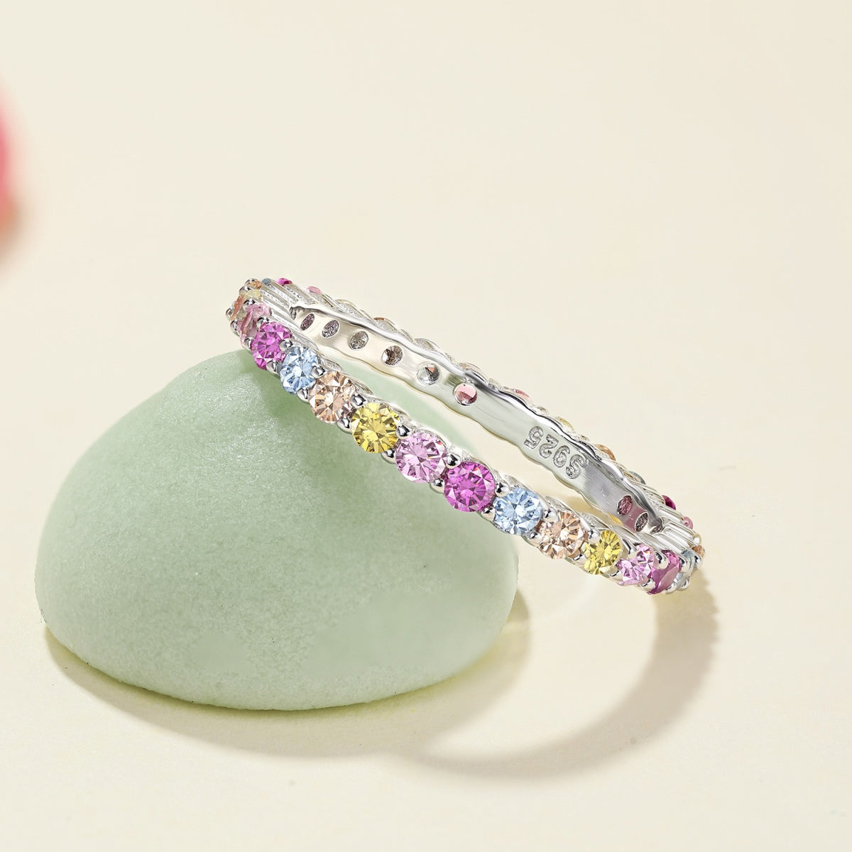 [Solara Jewelry ]Eleganter Ring mit brillantem Rundschliff für jeden Tag