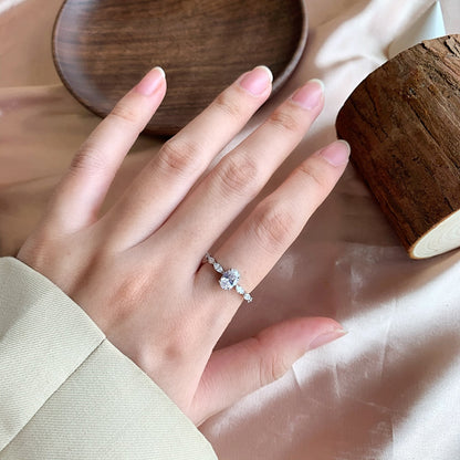 [Solara Schmuck] 0,75 Karat luxuriöser, strahlender länglicher Kissenschliff-Alltagsring