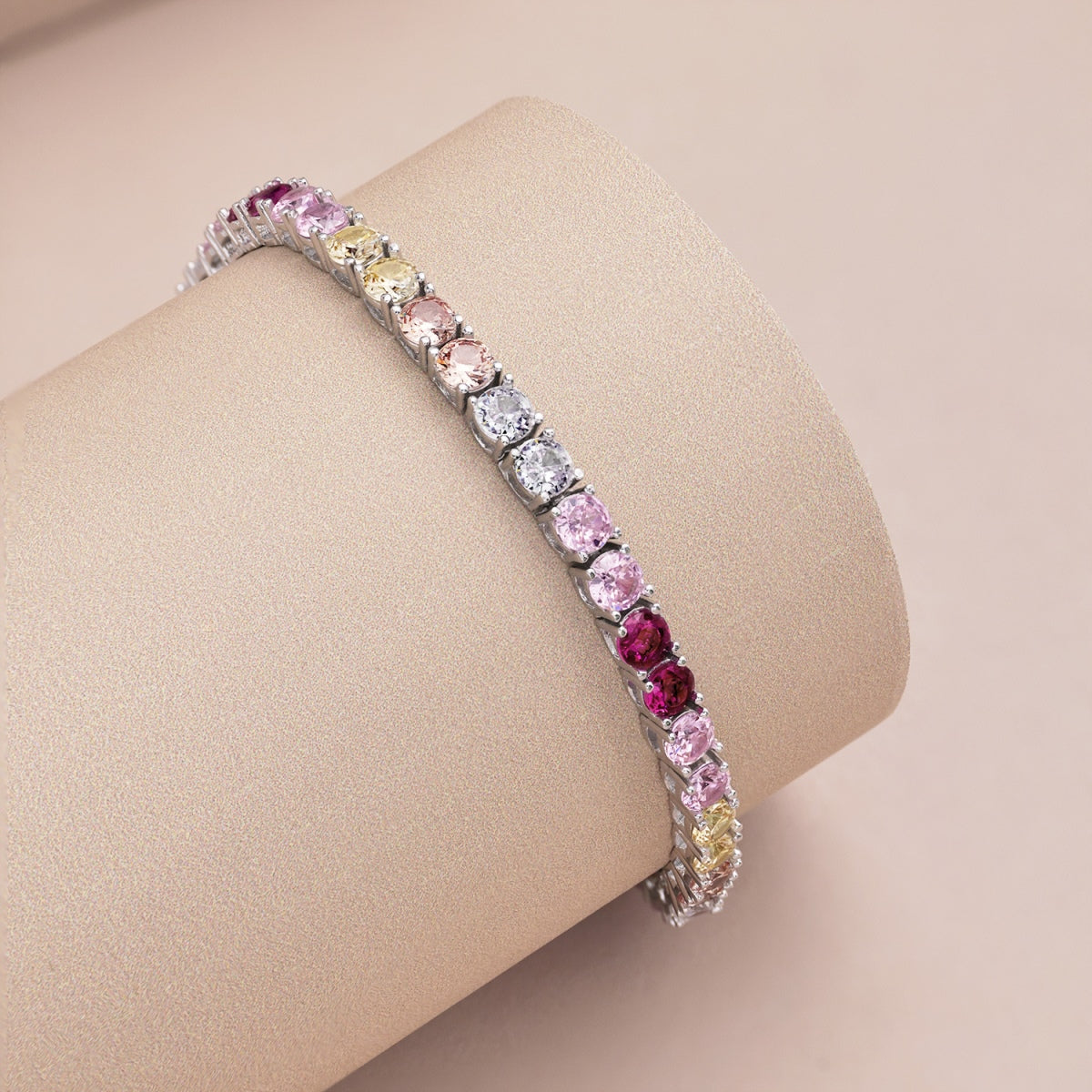 [Solara Jewelry ]Strahlendes, farbenfrohes Tennisarmband mit runden Steinen