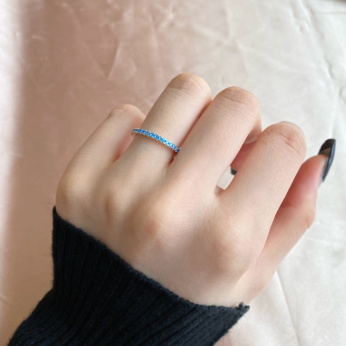 [Solara Jewelry ]繊細な輝きを放つラウンドカットのデイリーリング