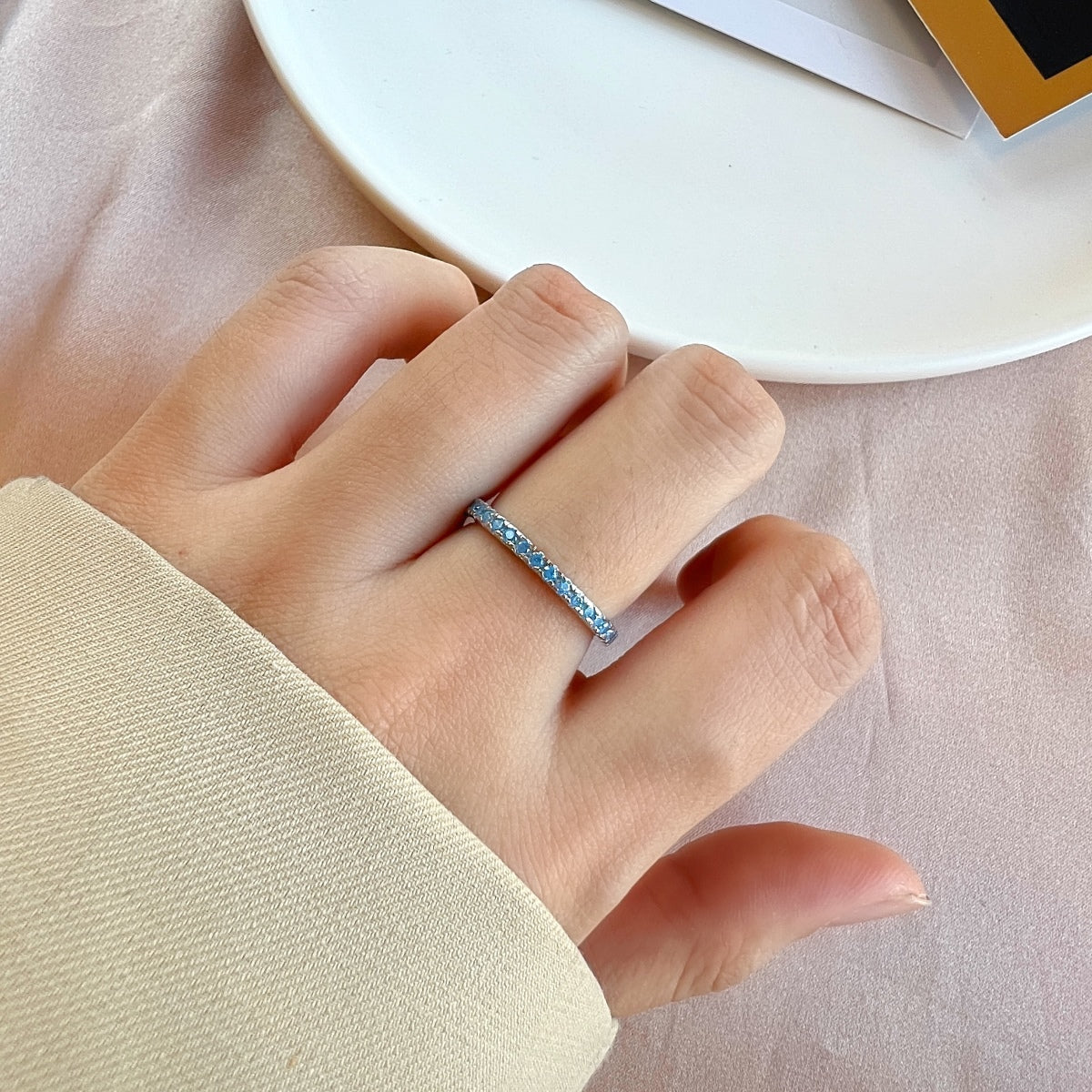 [Solara Jewelry ]繊細な輝きを放つラウンドカットのデイリーリング