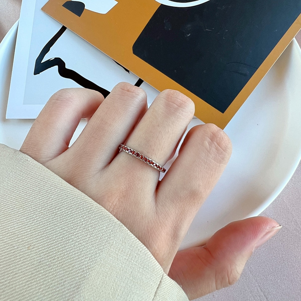 [Solara Jewelry ]繊細な輝きを放つラウンドカットのデイリーリング