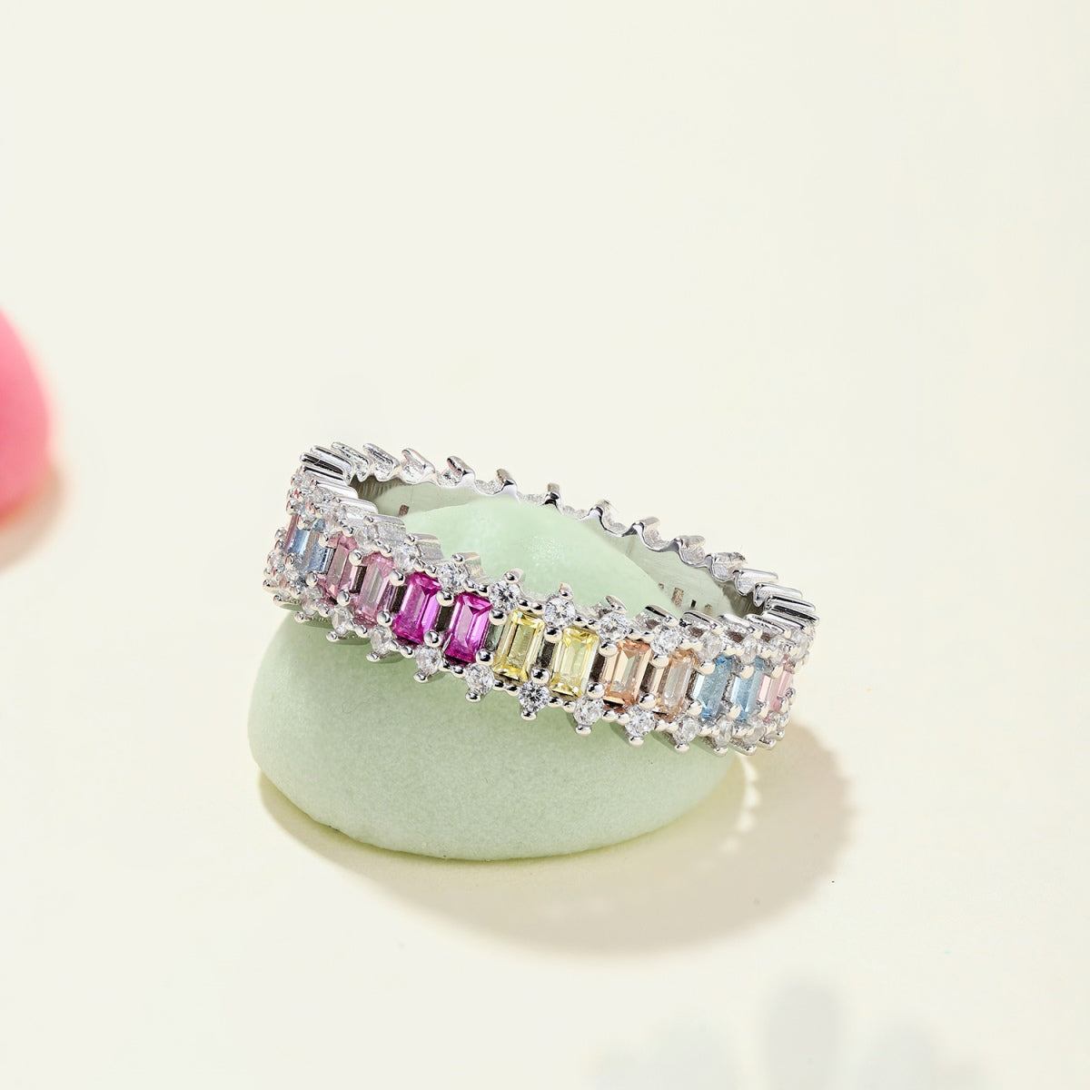 [Solara Jewelry ]Extravaganter opulenter Cocktailring mit Smaragd-Schliff