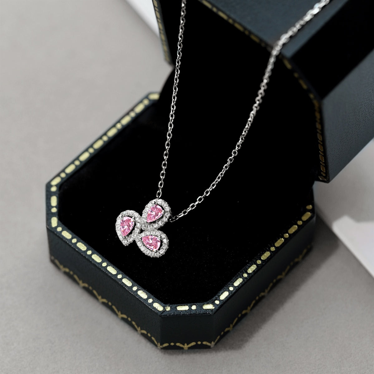 [Solara Jewelry ]エレガントな花型ペアカットネックレス