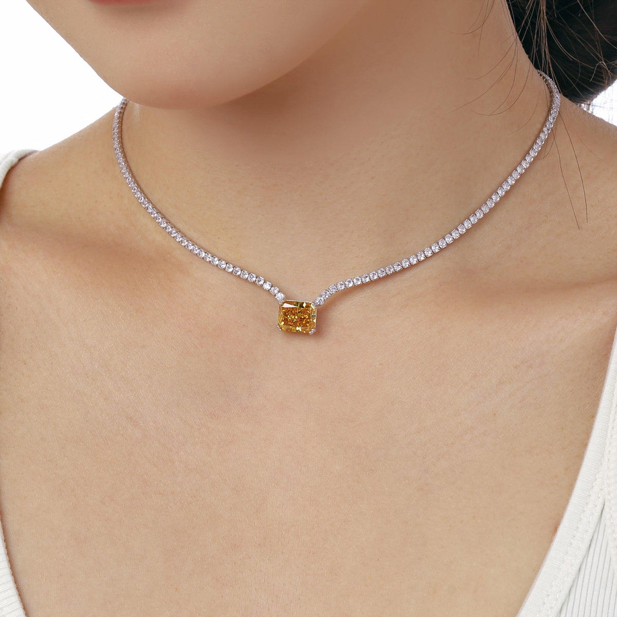 [Solara Jewelry] Eleganter Halskette mit Radiant-Schliff, 4,0 Karat