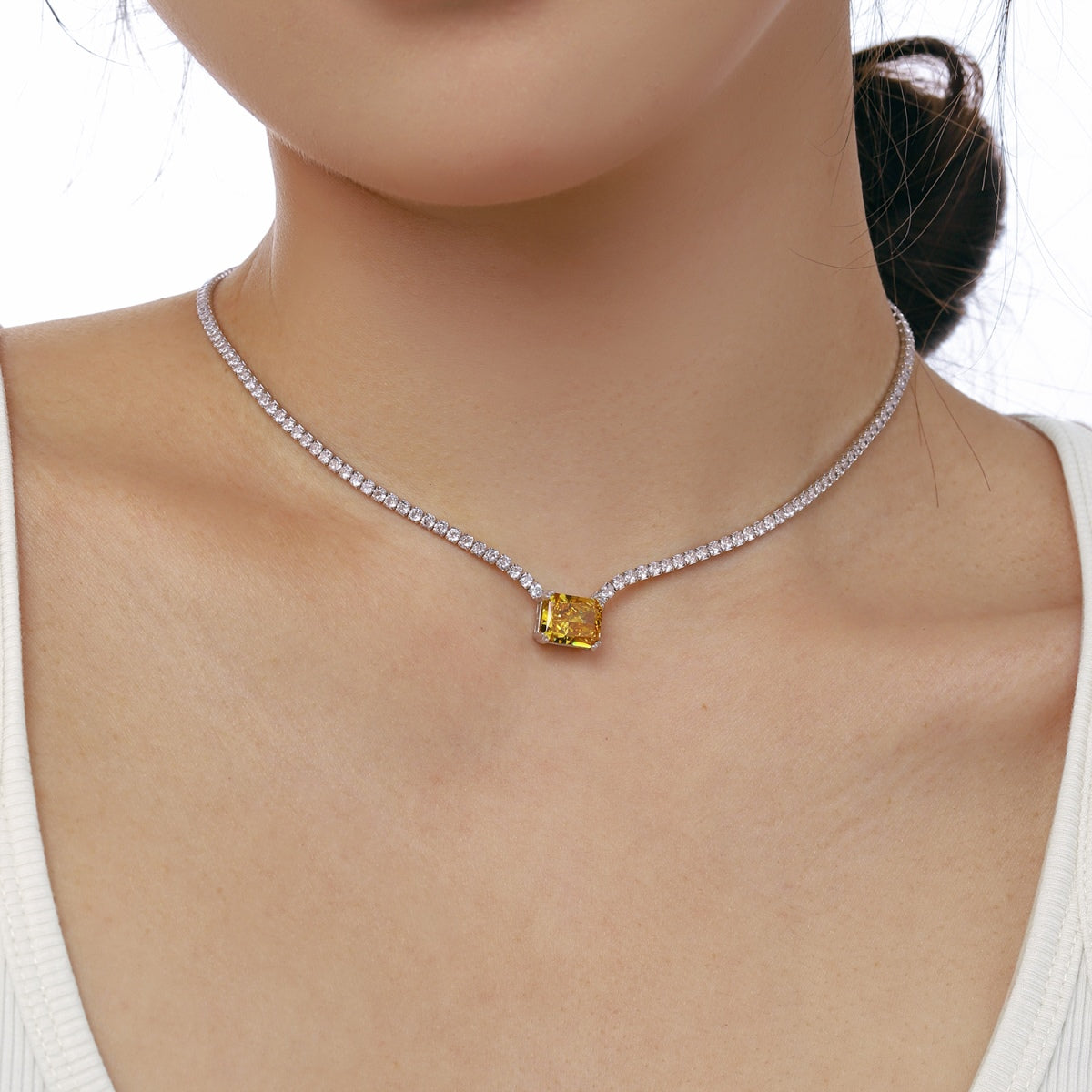 [Solara Jewelry] Eleganter Halskette mit Radiant-Schliff, 4,0 Karat