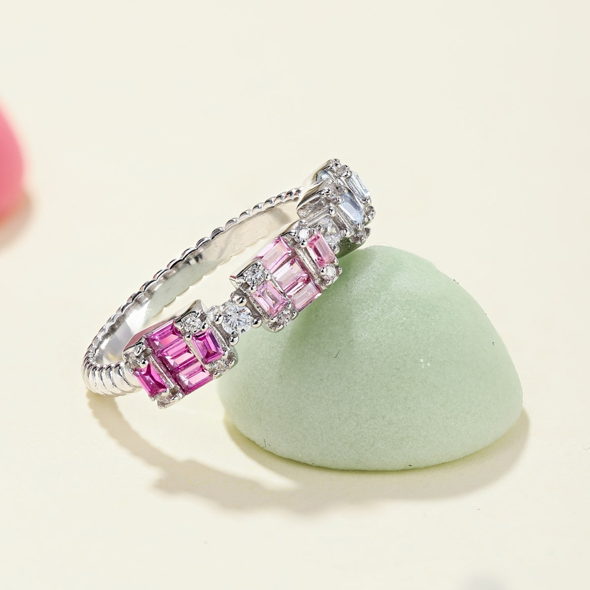 [Solara Jewelry ]ユニークでカラフルなエメラルドカットのパーティリング