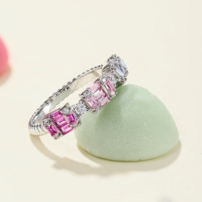 [Solara Jewelry ]ユニークでカラフルなエメラルドカットのパーティリング