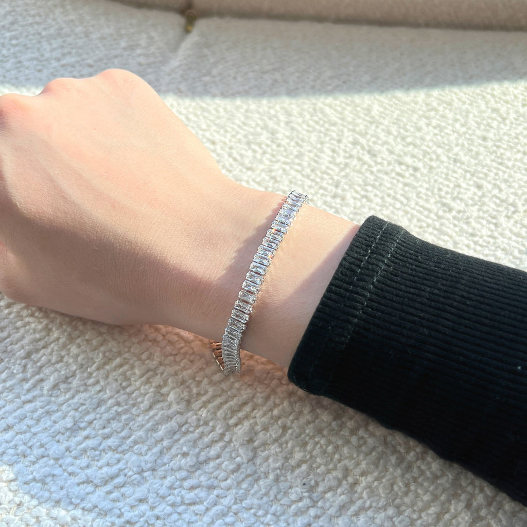 [Solara Jewelry ]Exquisites Armband mit Smaragdschliff für jeden Tag