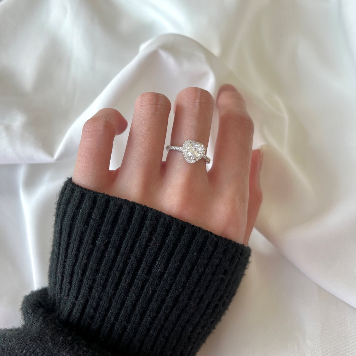 [Solara Jewelry ]エタニティ スプラッシュ ロマンティック ハートシェイプ ラバーリング