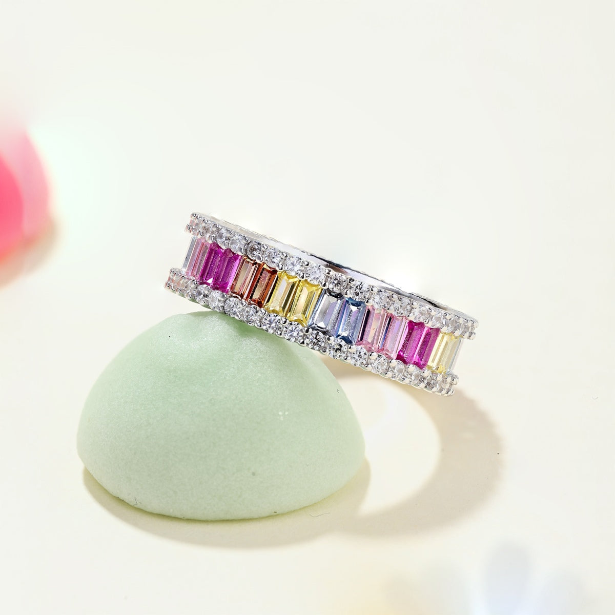[Solara Jewelry ]Zierlicher kaleidoskopischer Ring mit Smaragdschliff für jeden Tag
