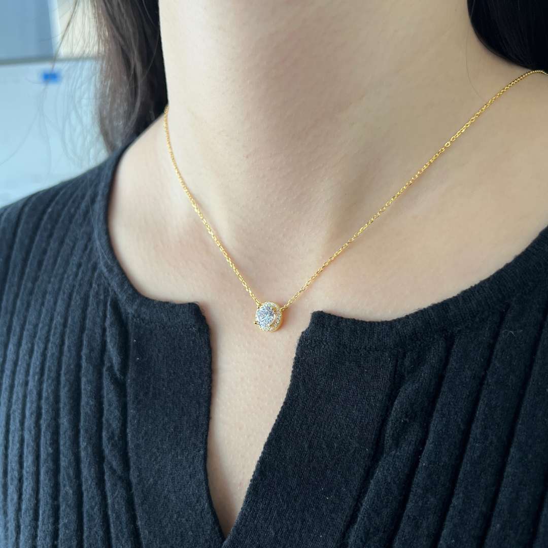 [Solara Jewelry ]豪華なラウンドカットネックレス
