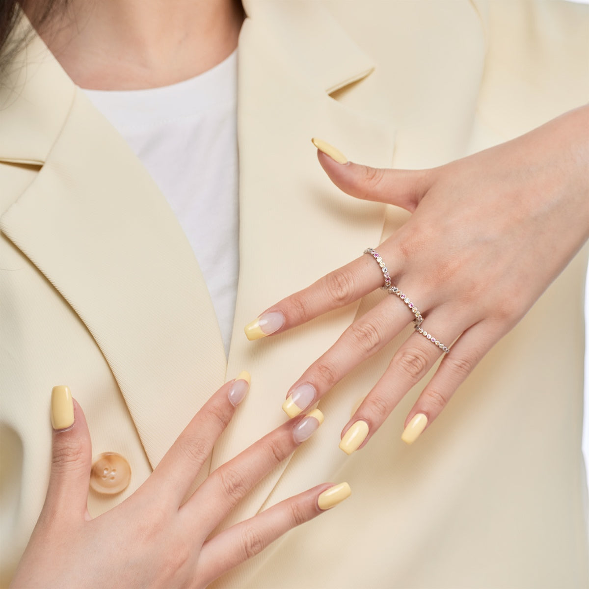 [Solara Jewelry ]輝くラウンドカットテニスリング