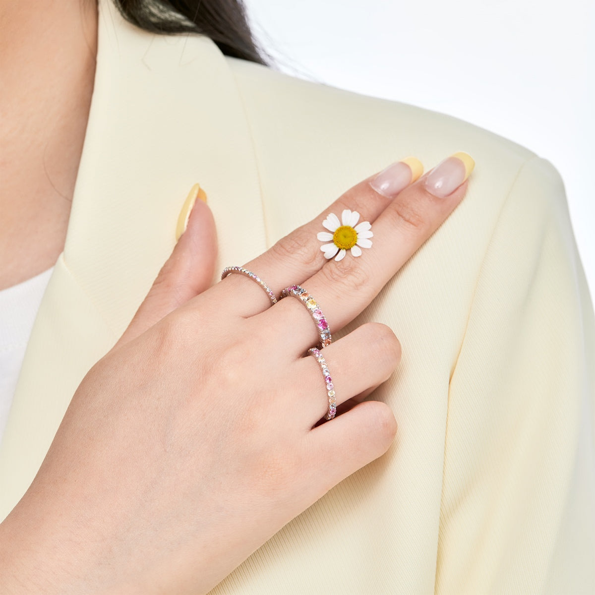 [Solara Jewelry ]輝くラウンドカットテニスリング