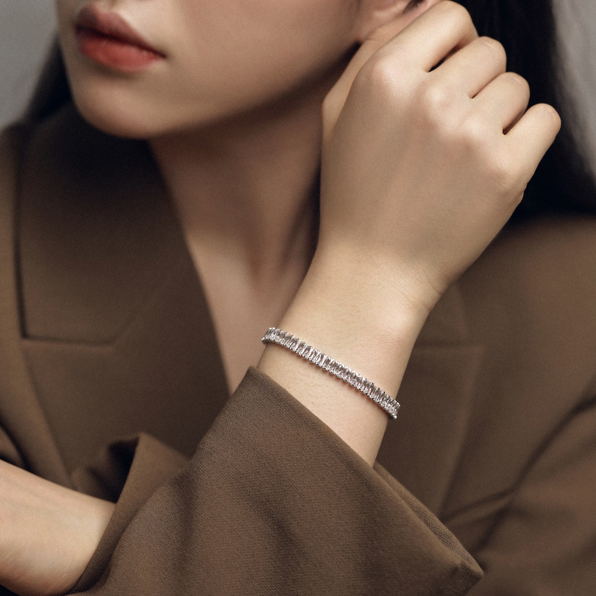 [Solara Jewelry ]Exquisites Armband mit Smaragdschliff für jeden Tag