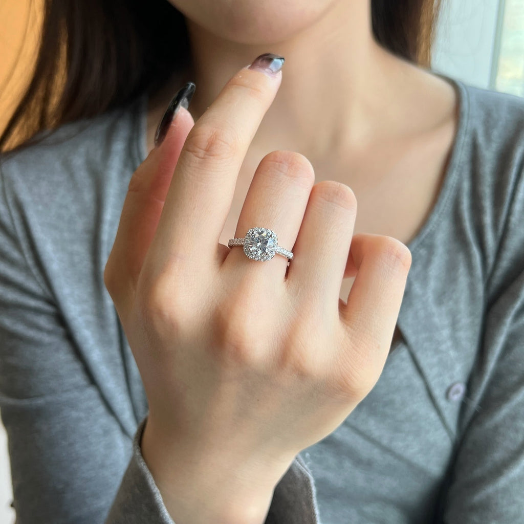 [Solara Jewelry] 輝く高貴なラウンドカット ウェディングリング