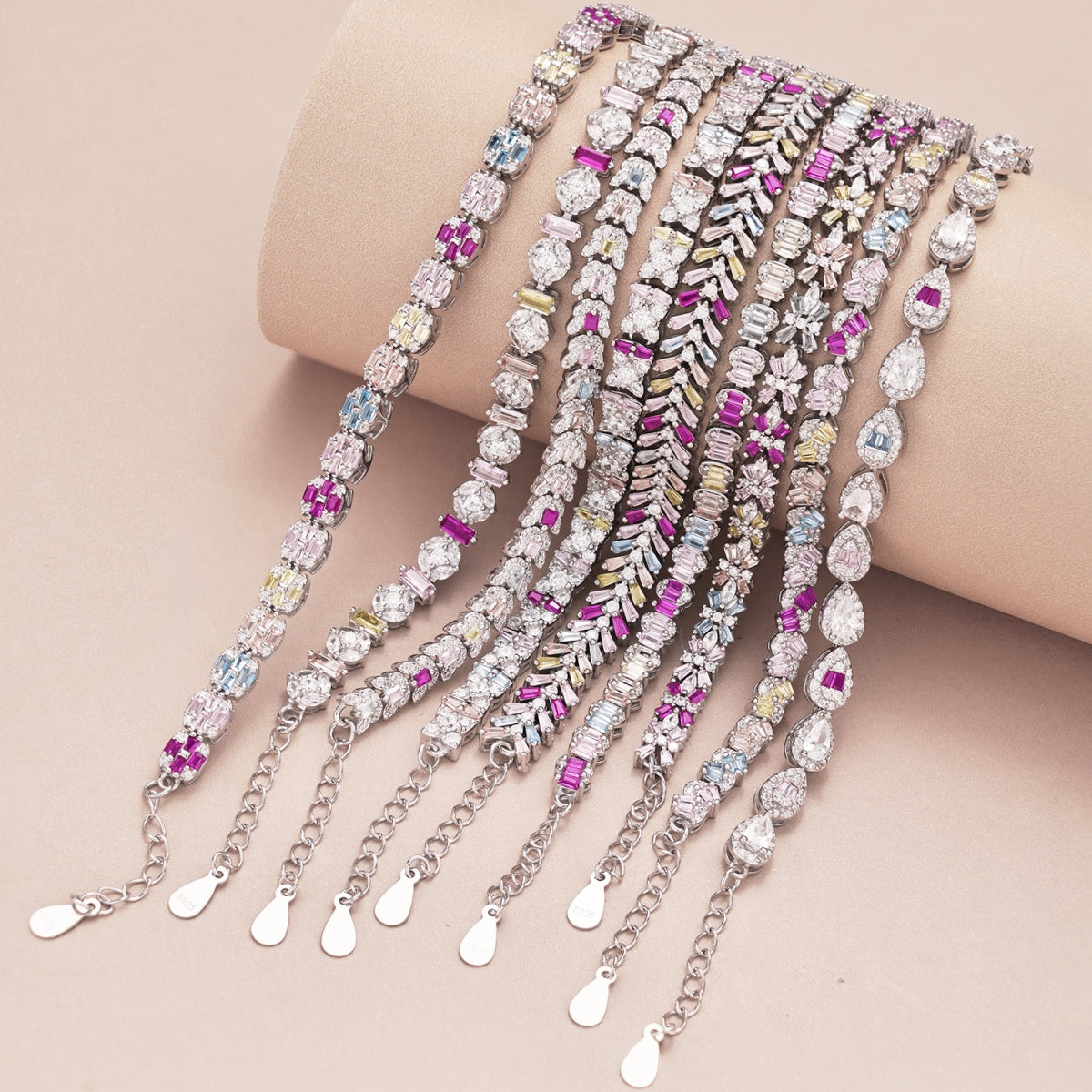[Solara Jewelry ]ユニークなカラフルフラワーシェイプデイリーブレスレット