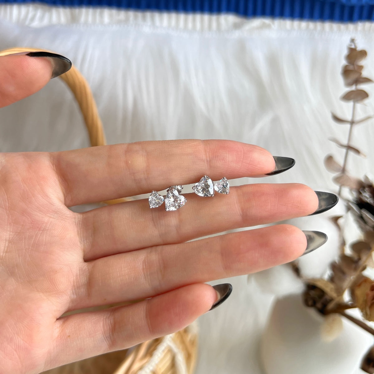 [Solara Jewelry] Ohrringe im klassischen Prinzessinnen-Stil mit doppeltem Herz
