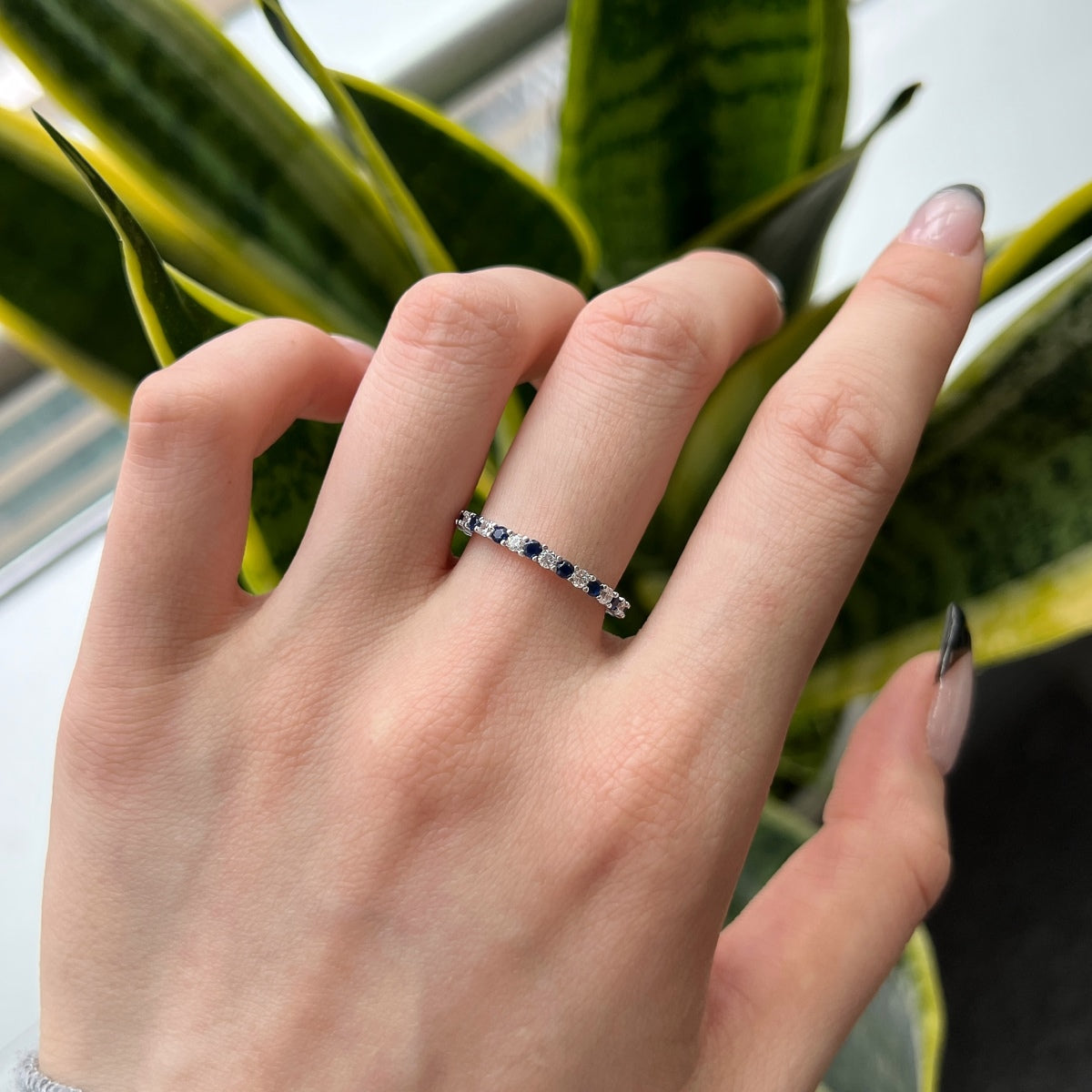 [Solara Jewelry ]絶妙なカラフルなラウンドカットテニスリング