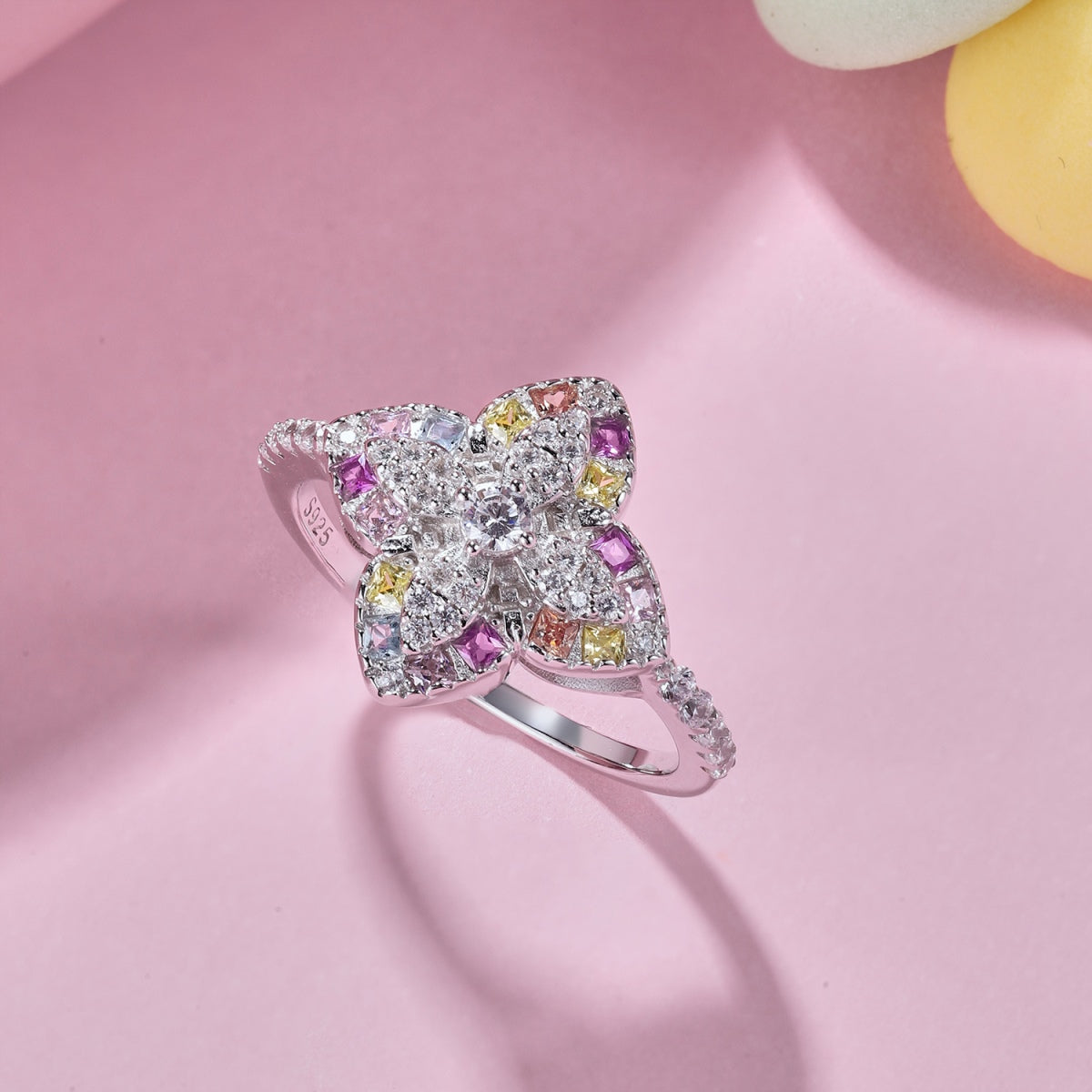 [Solara Jewelry ]豪華でカラフルな花モチーフのバンケットリング