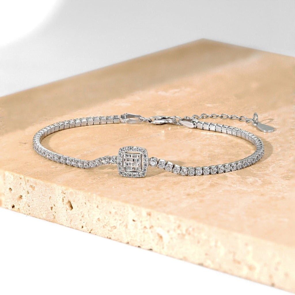 [Solara Jewelry] Luxuriöses, schillerndes, quadratisches Bankettarmband