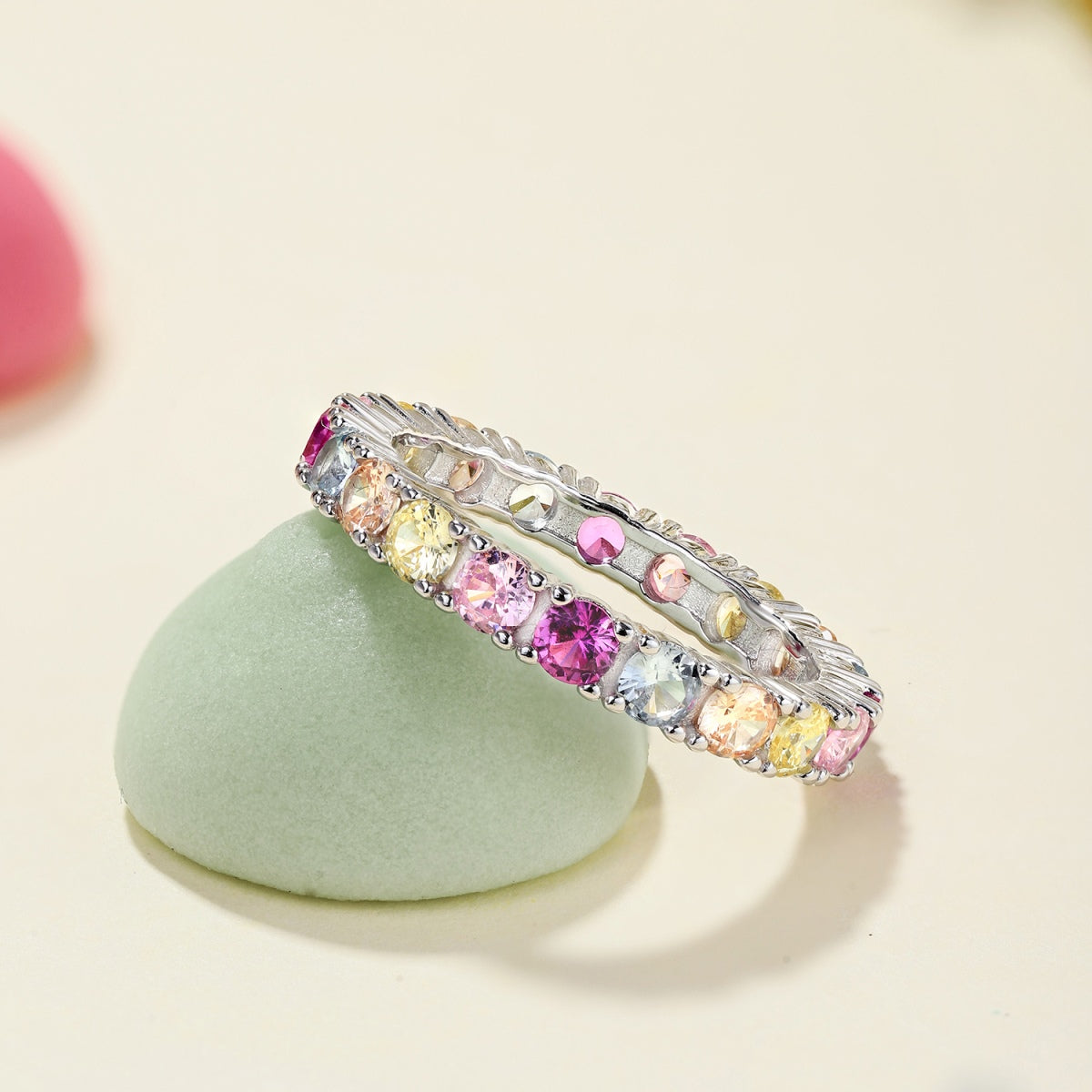 [Solara Jewelry ]輝くラウンドカットテニスリング
