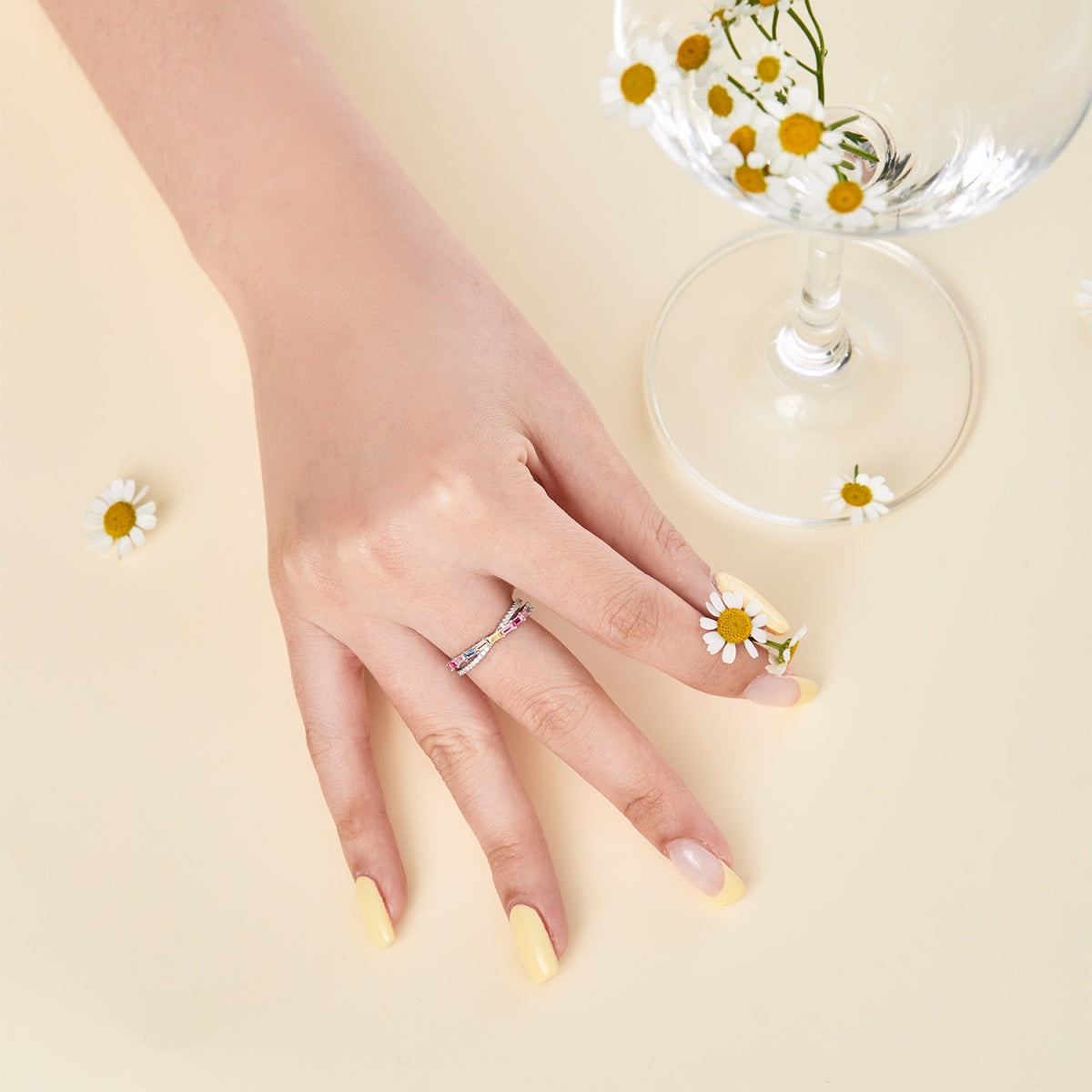 [Solara Jewelry ]Energetischer eleganter Partyring mit Radiant-Schliff