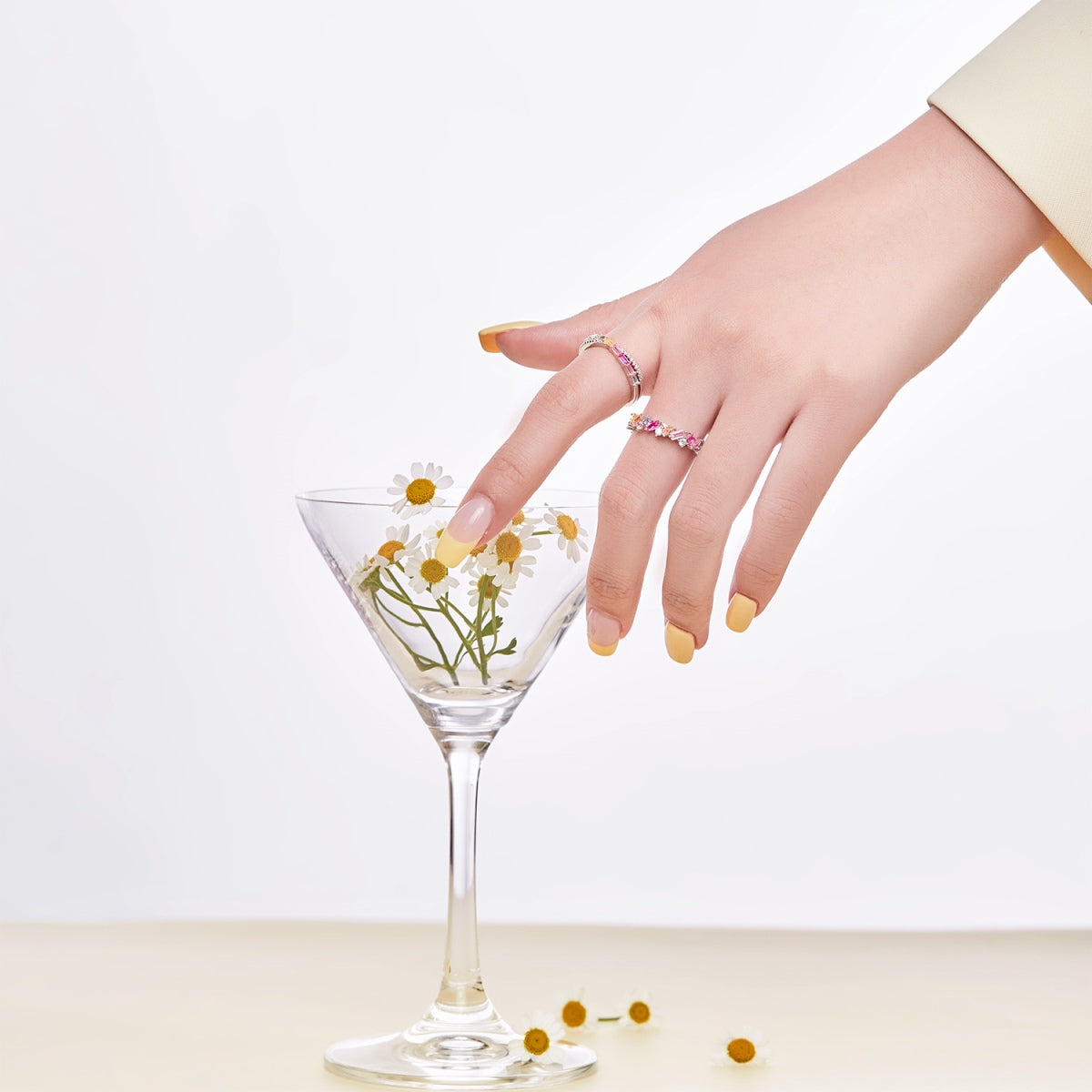 [Solara Jewelry ]Energetischer eleganter Partyring mit Radiant-Schliff