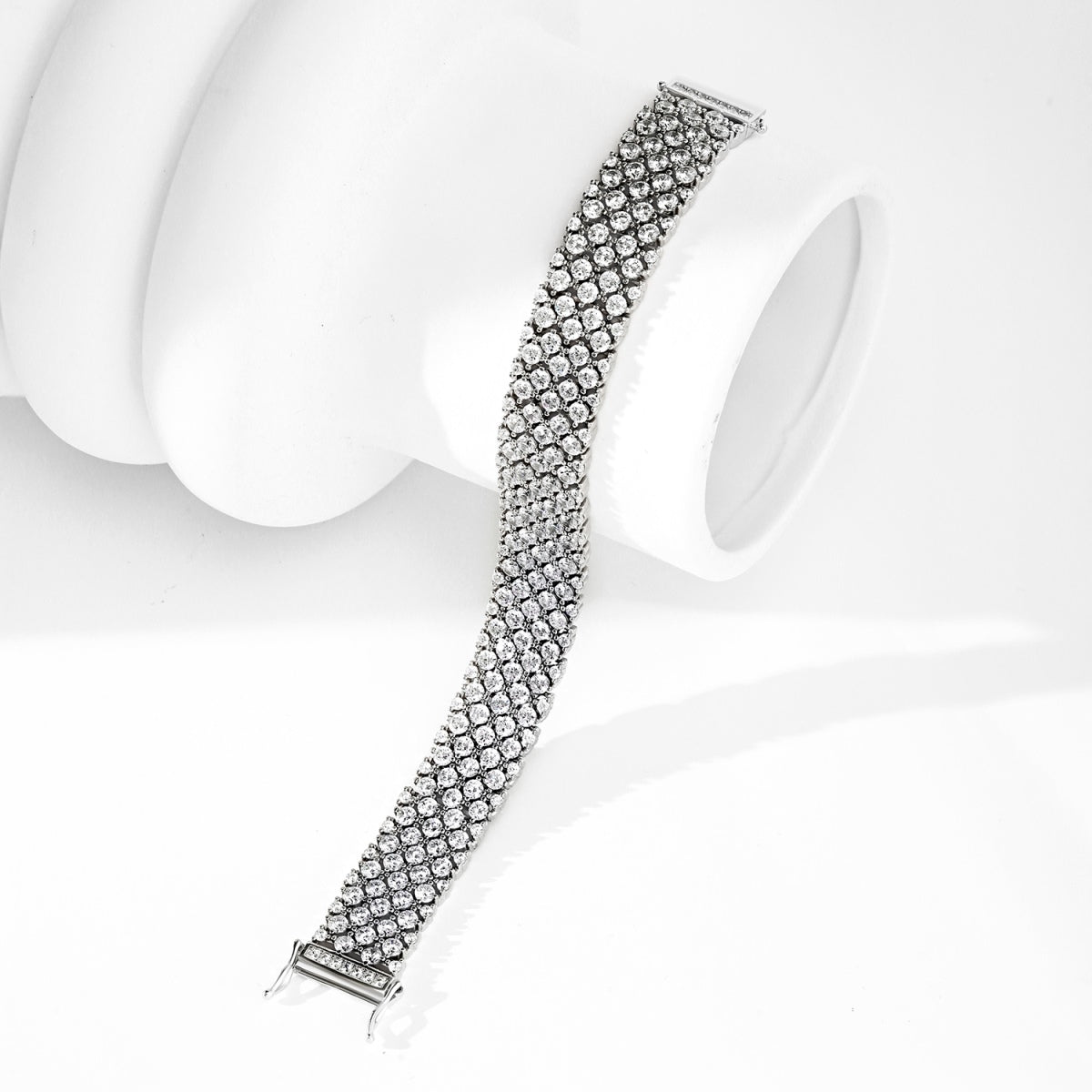 [Solara Jewelry ]華やかなエレガントラウンドカットパーティーブレスレット