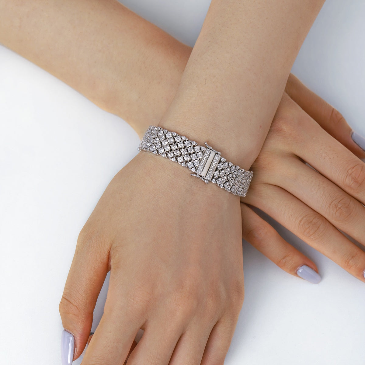 [Solara Jewelry ]華やかなエレガントラウンドカットパーティーブレスレット