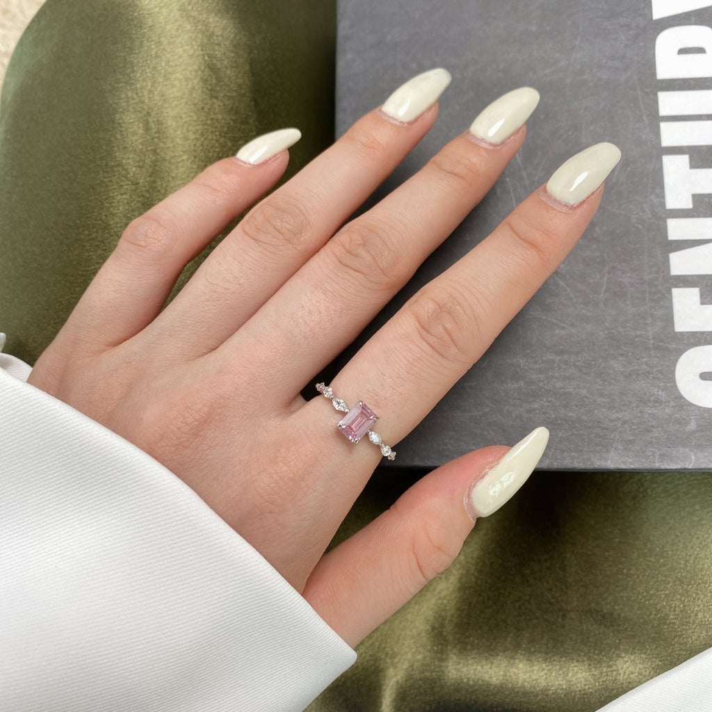 [Solara Jewelry ]1.0 Karat zierlicher, strahlender Ring mit Radiant-Schliff für jeden Tag